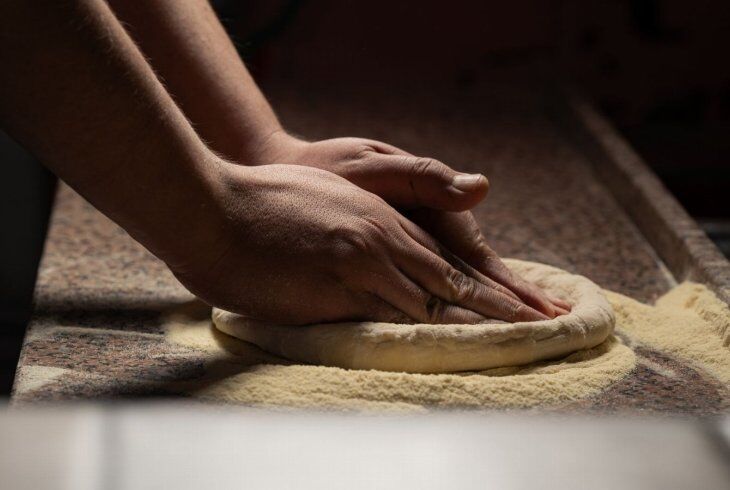 Como funciona o processo de massas para pizzas: guia completo